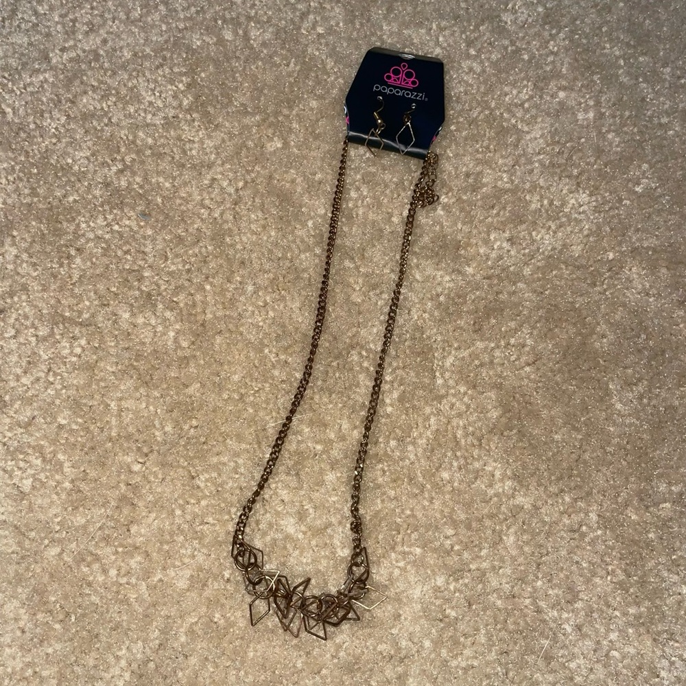 Paparazzi Elegant Gold Necklace